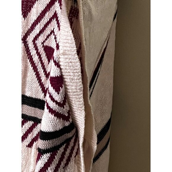Tribal Print Knit open cardigan / poncho Charlotte Russe M/L  Fringe boho lagenl - Picture 4 of 10